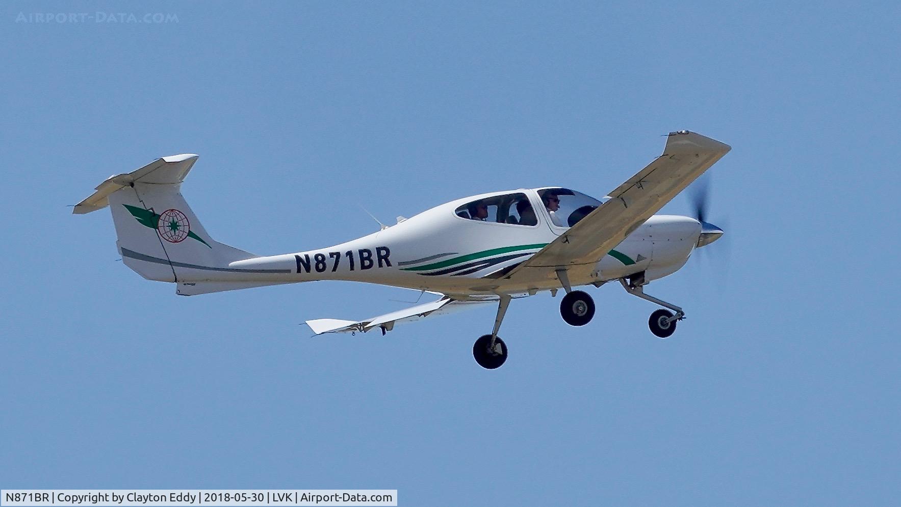 N871BR, 2013 Diamond DA-40 Diamond Star Diamond Star C/N 40.1190, Livermore Airport California 2018.