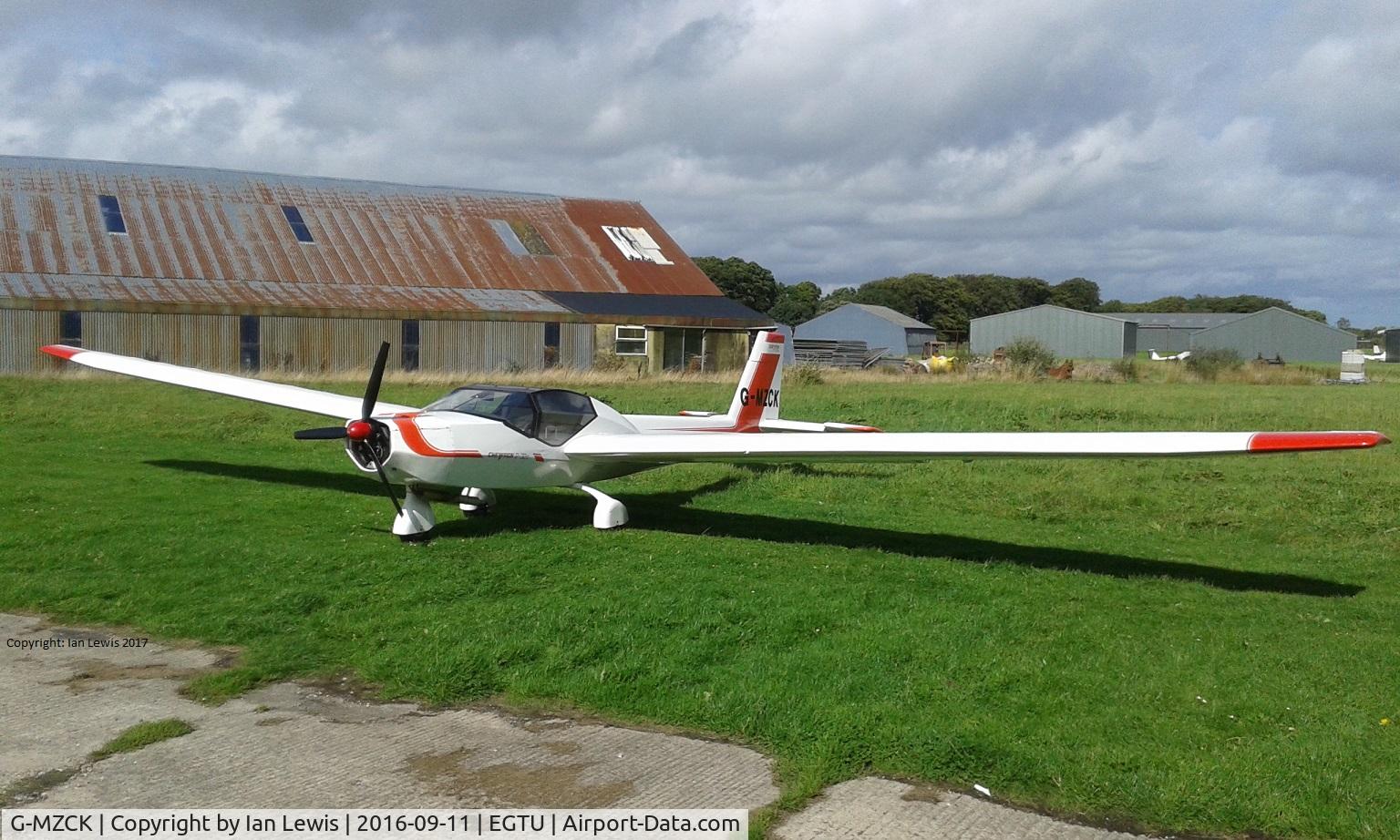 G-MZCK, 1996 AMF Chevvron 2-32C C/N 038, AT EGDU Dunkeswell