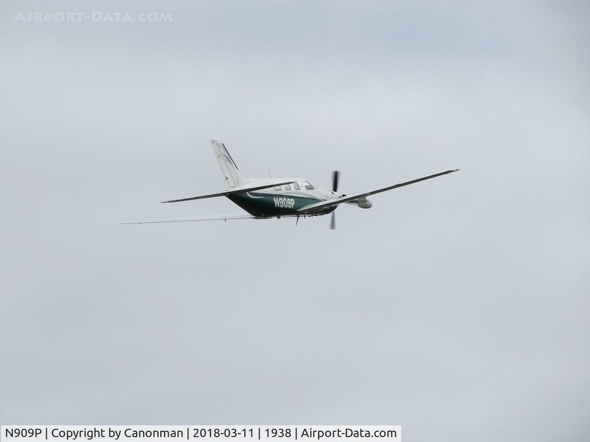 N909P, 2004 Piper PA-46-500TP Malibu Meridian C/N 46-97187, Departing