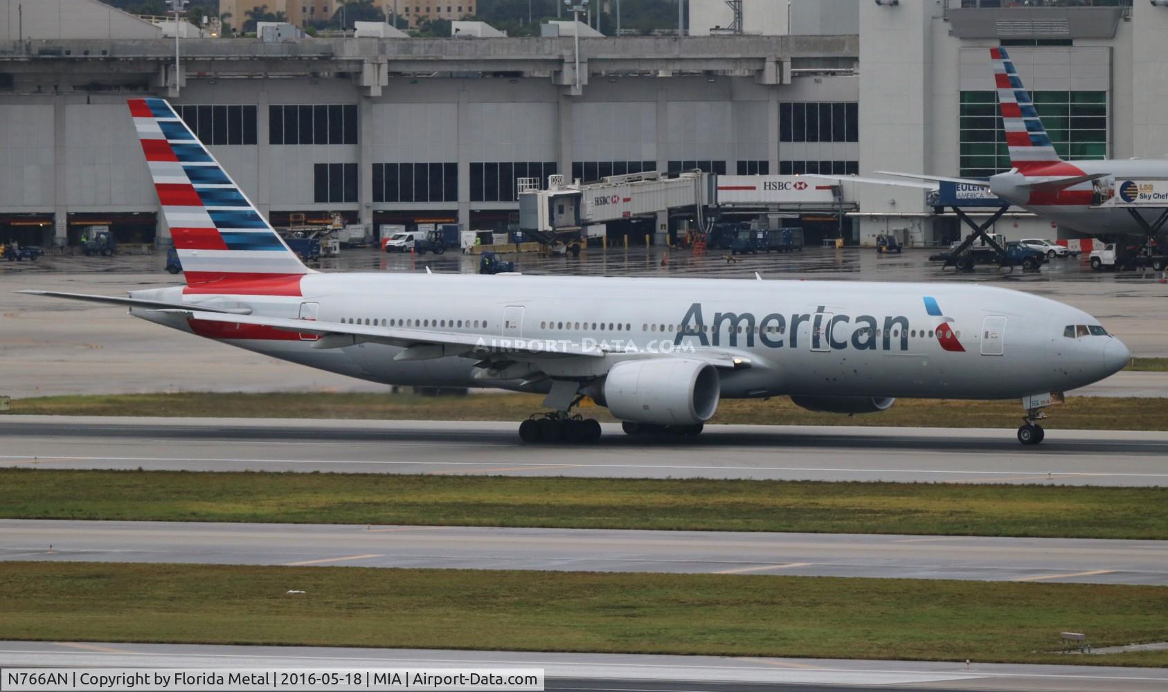 N766AN, 2003 Boeing 777-223/ER C/N 32880, American