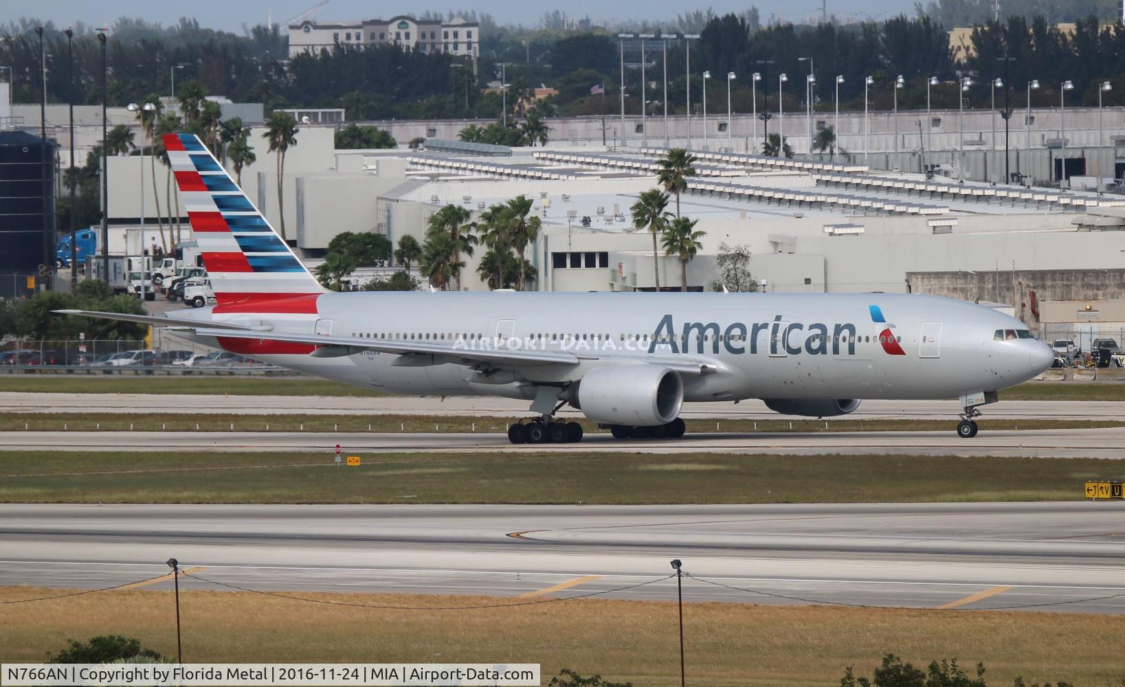 N766AN, 2003 Boeing 777-223/ER C/N 32880, American