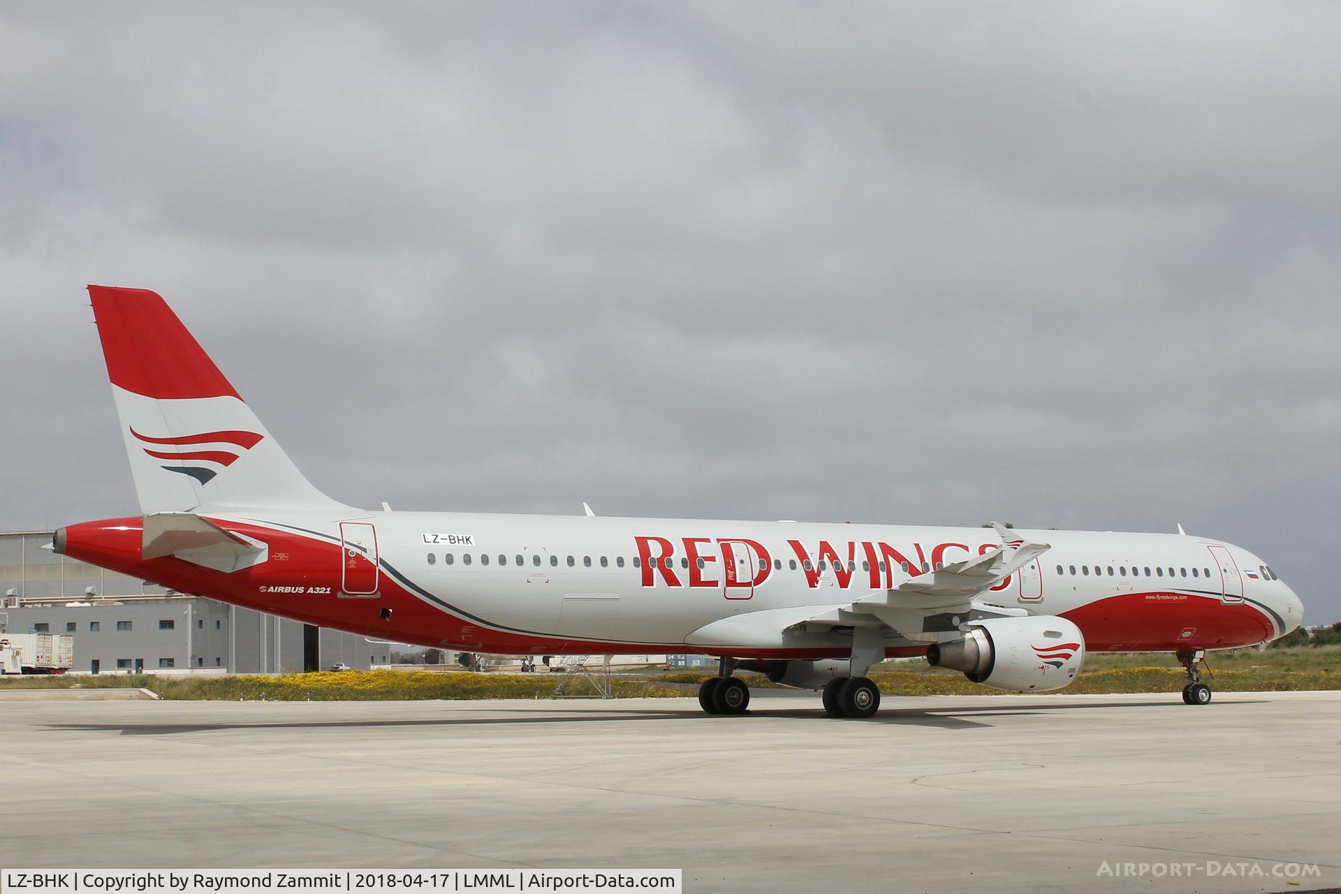 LZ-BHK, 2001 Airbus A321-211 C/N 1554, A321 LZ-BHK freshly painted in Redwings colours ready for delivery.