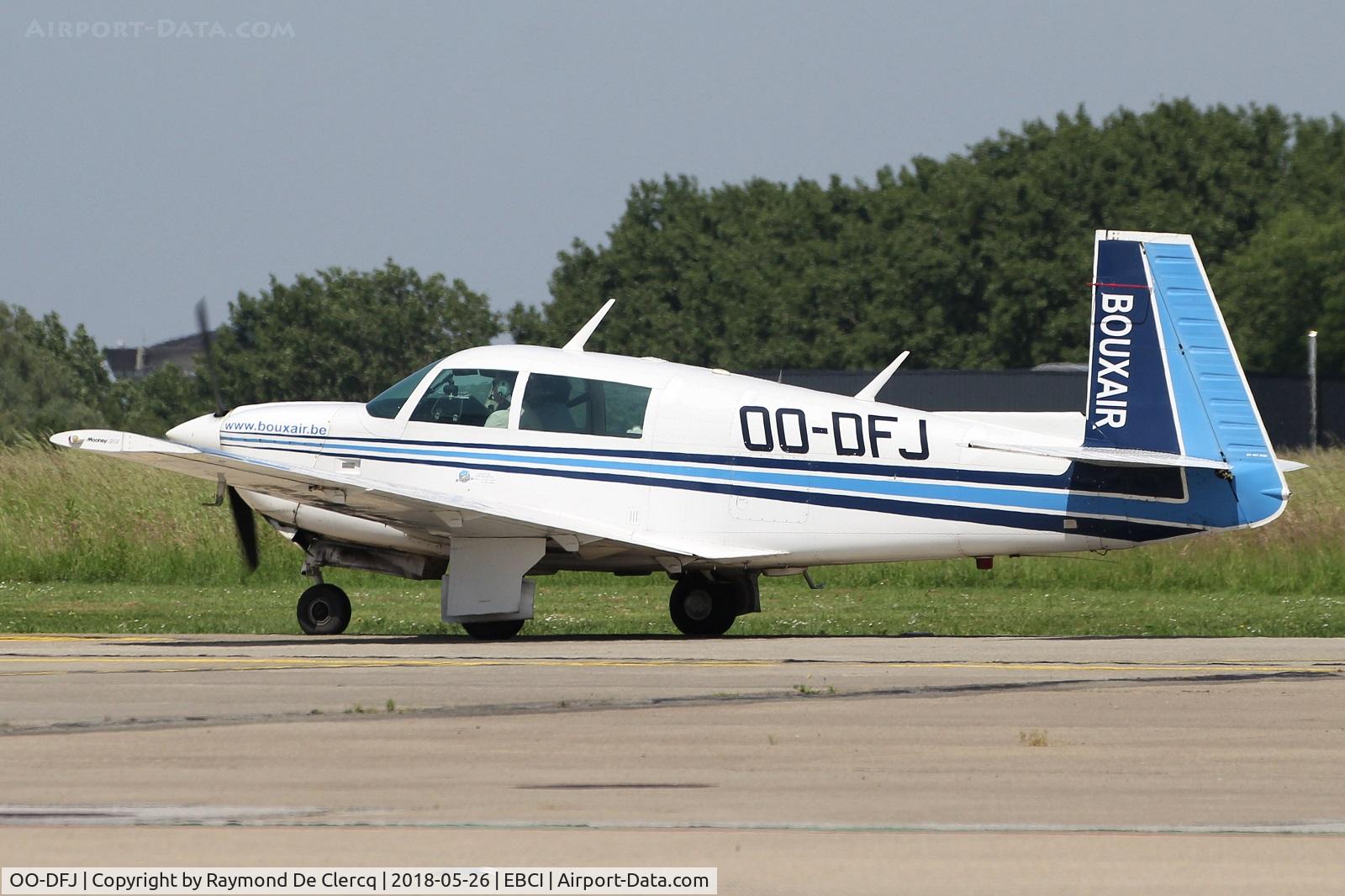 OO-DFJ, 1995 Mooney M20J 201 C/N 24-0717, At Gosselies.