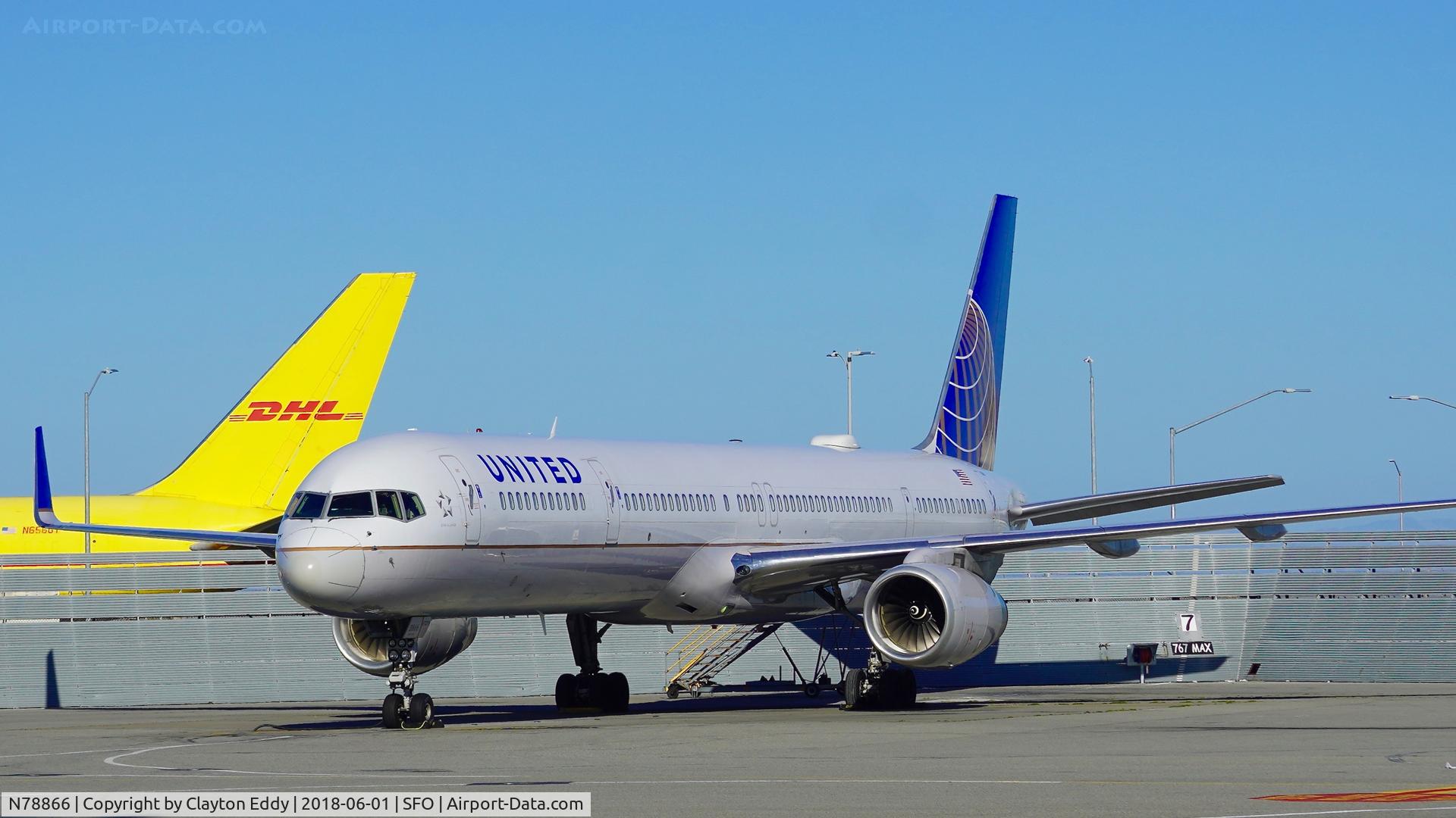 N78866, 2002 Boeing 757-33N C/N 32591, SFO 2018.
