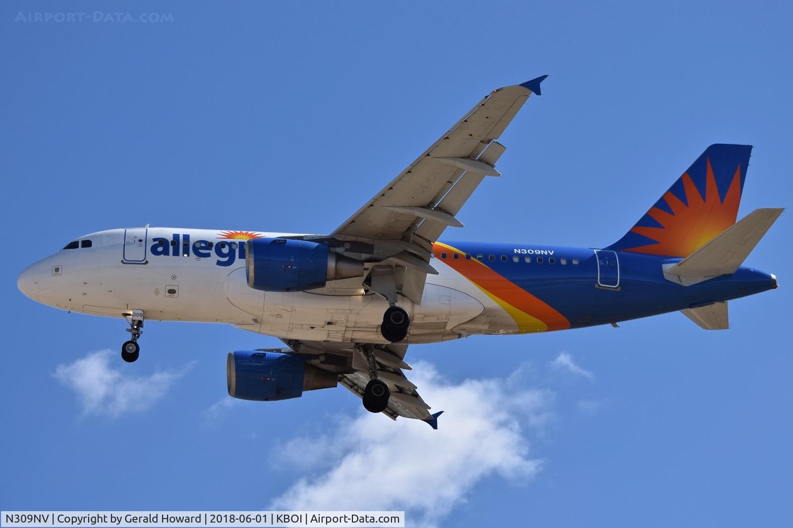 N309NV, 2007 Airbus A319-111 C/N 3084, Landing RWY 28L.