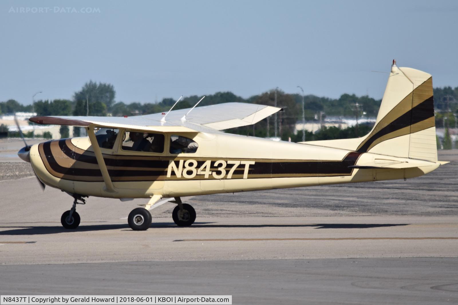 N8437T, 1959 Cessna 182B Skylane C/N 52337, Taxiing from the north GA ramp.