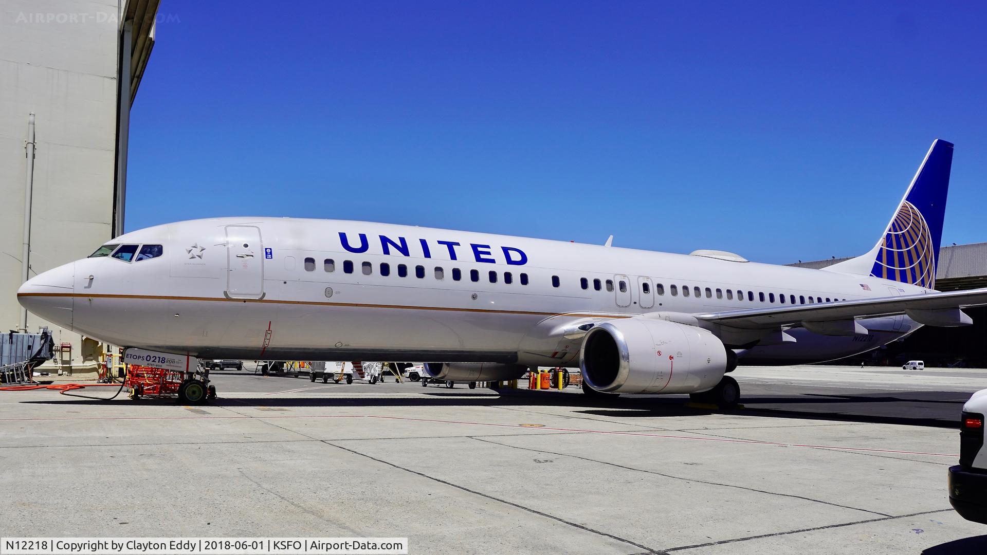 N12218, 1998 Boeing 737-824 C/N 28778, SFO 2018.