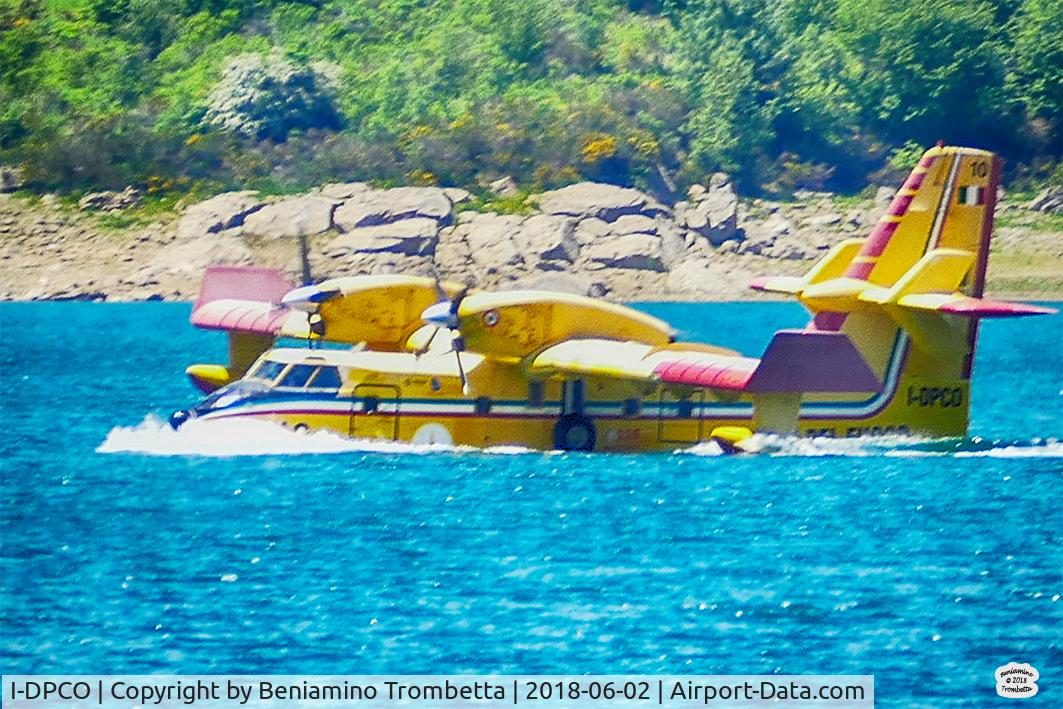 I-DPCO, 2007 Canadair CL-215-6B11 CL-415 C/N 2009, A Canadair, in anti-fire service, fills the water tanks in Campotosto Lake (Abruzzi - Italy).