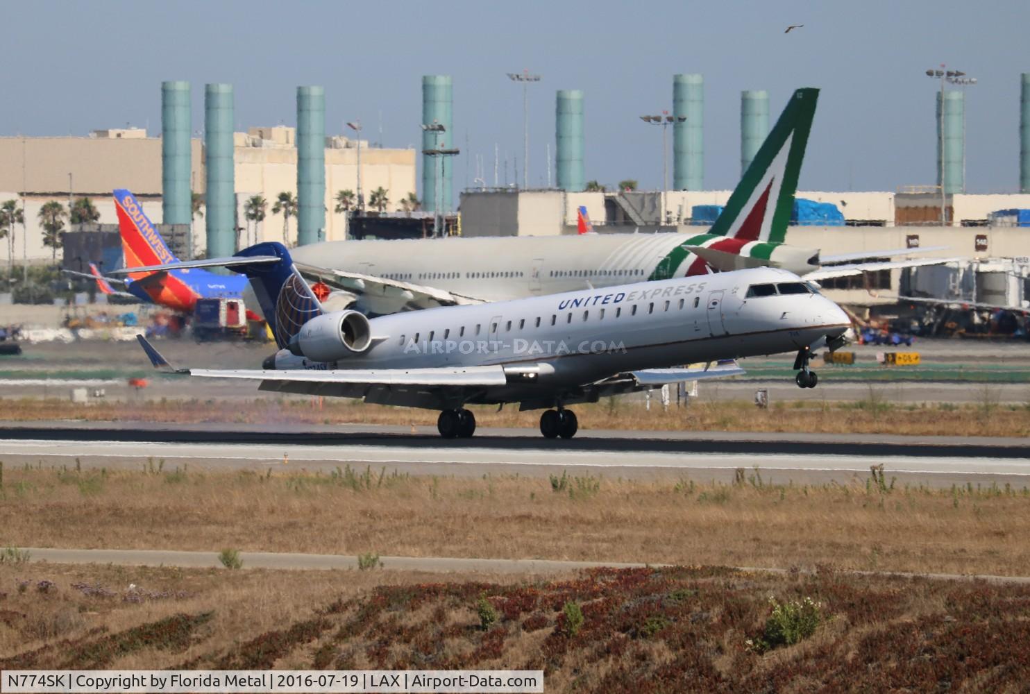 N774SK, 2006 Canadair CL-600-2C10 Regional Jet CRJ-700 C/N 10240, United Express