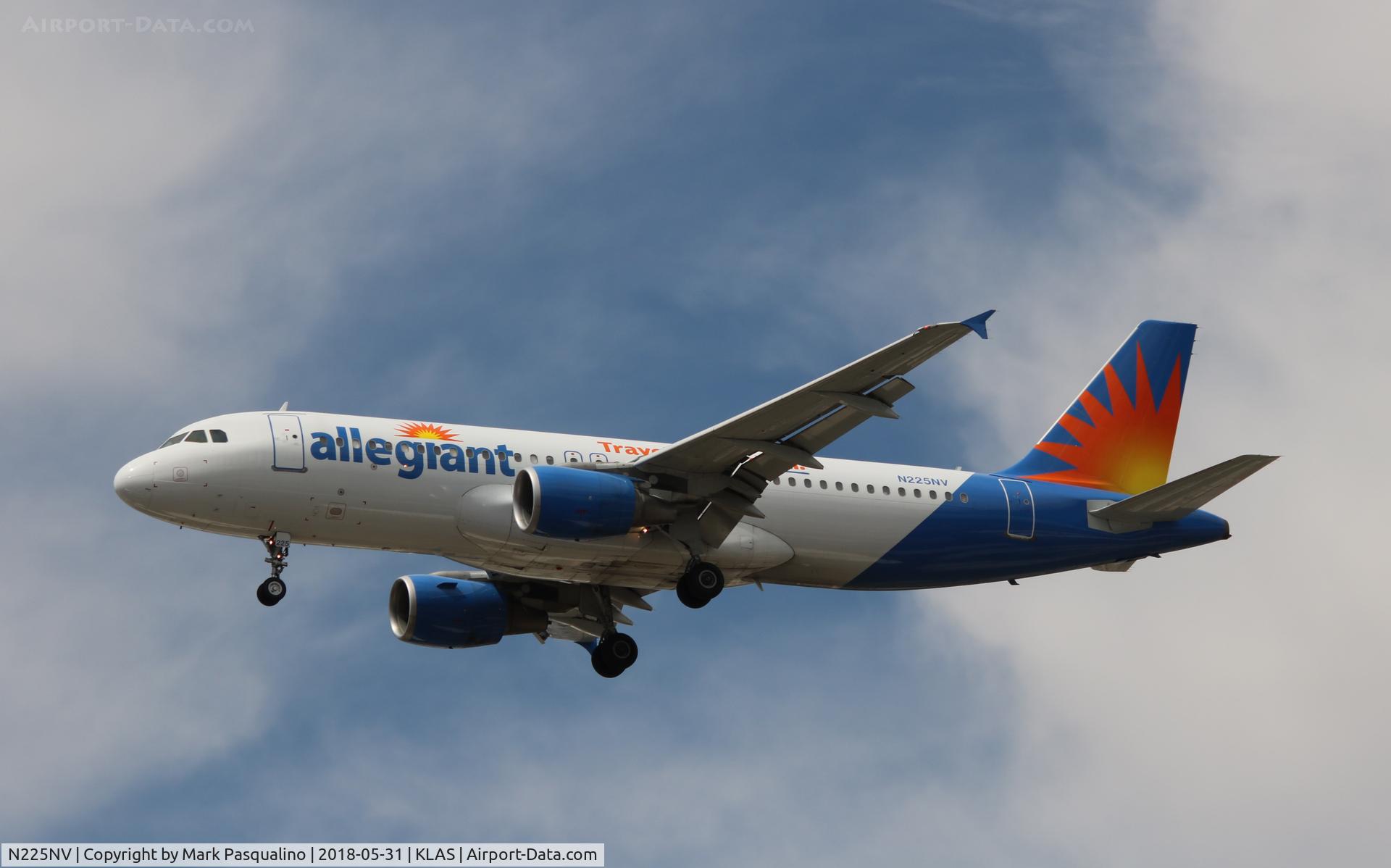 N225NV, 1997 Airbus A320-214 C/N 0706, Airbus A320-214