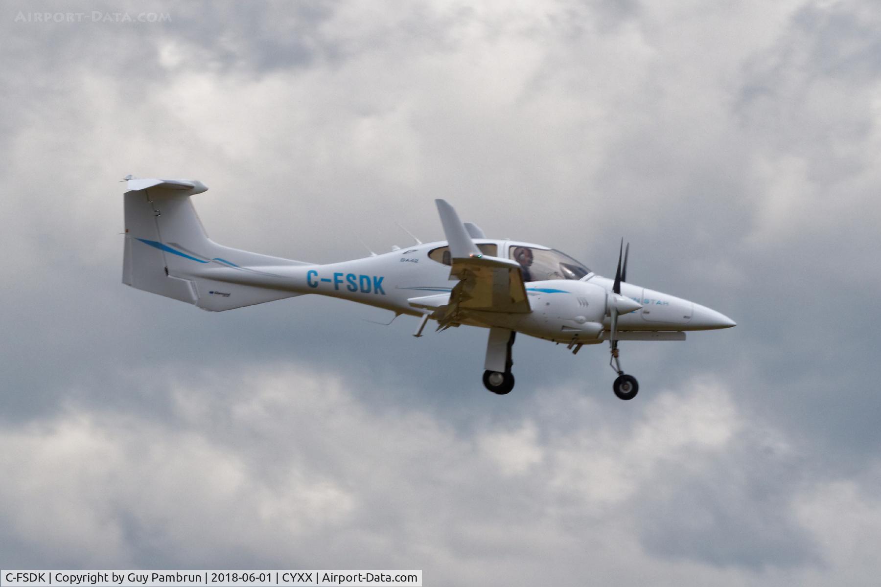 C-FSDK, 2007 Diamond DA-42 Twin Star C/N 42.AC071, Landing