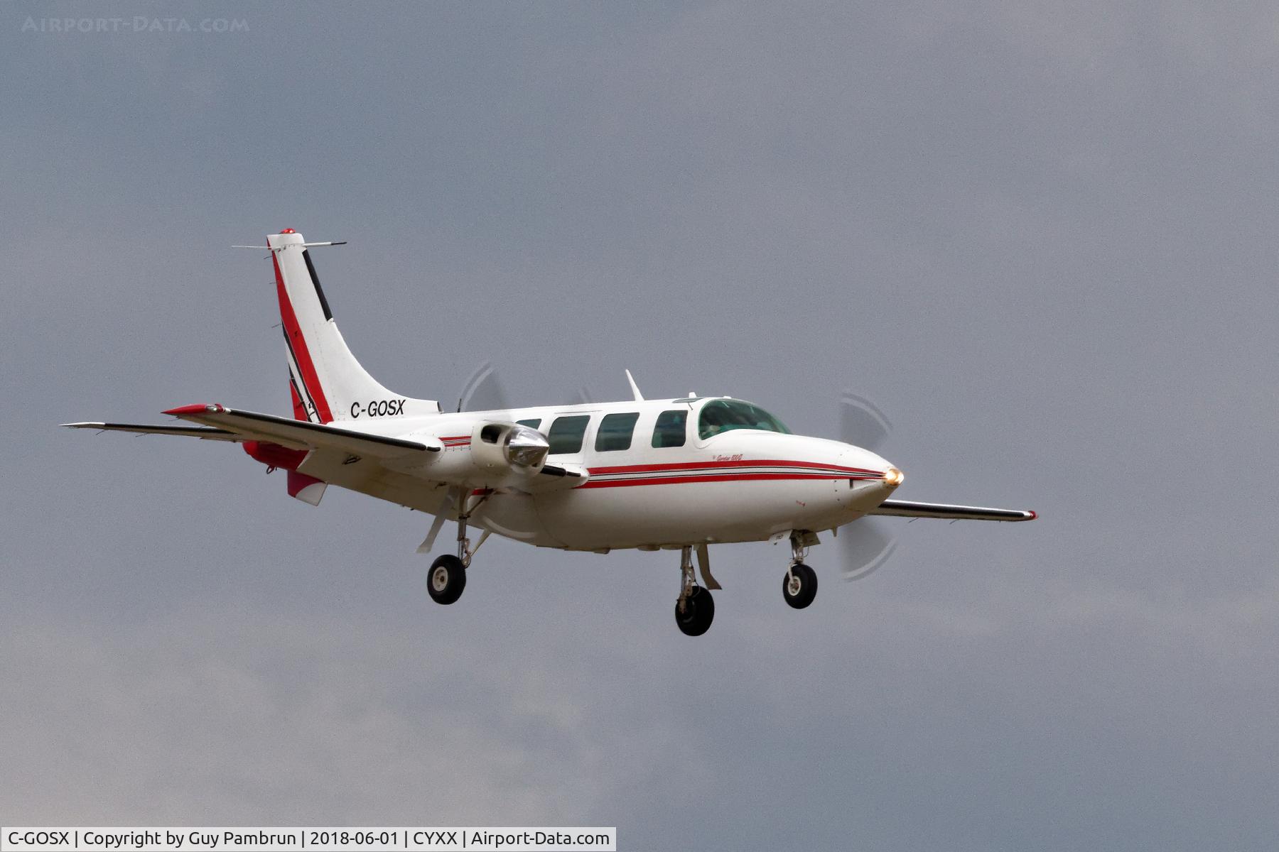 C-GOSX, 1981 Piper PA-60 Aerostar 600A C/N 60-0863-8161246, Landing