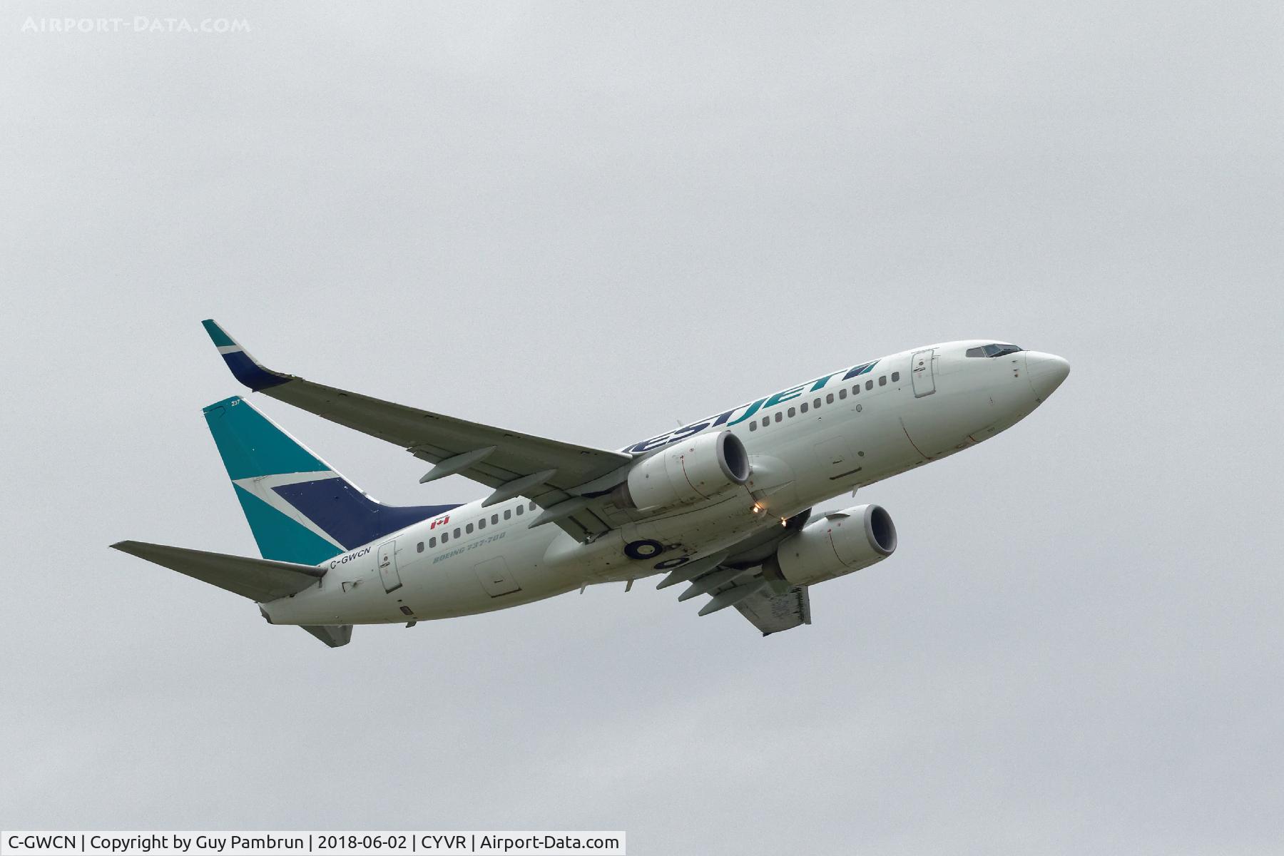C-GWCN, 2005 Boeing 737-7CT C/N 34157, Departing