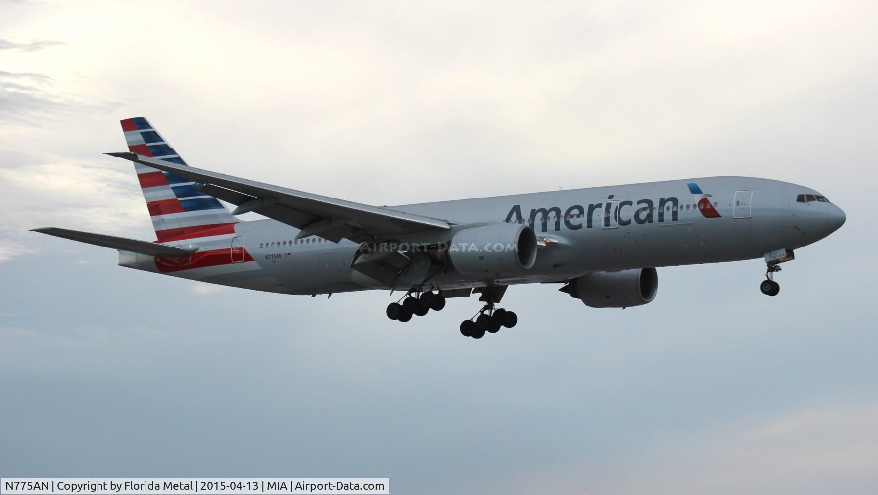 N775AN, 1999 Boeing 777-223 C/N 29584, American