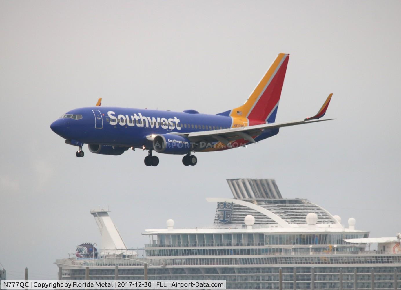 N777QC, 2000 Boeing 737-7H4 C/N 30592, Southwest