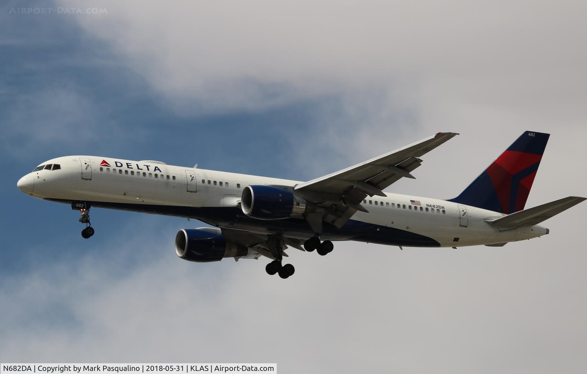 N682DA, 1993 Boeing 757-232 C/N 26958, Boeing 757-200