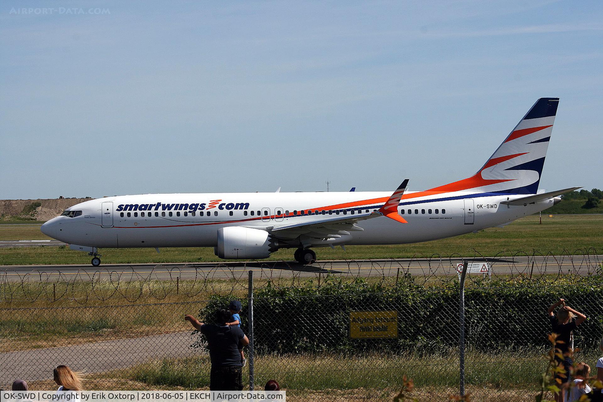OK-SWD, 2018 Boeing 737-8 MAX C/N 43557, OK-SWD landed rw 04L