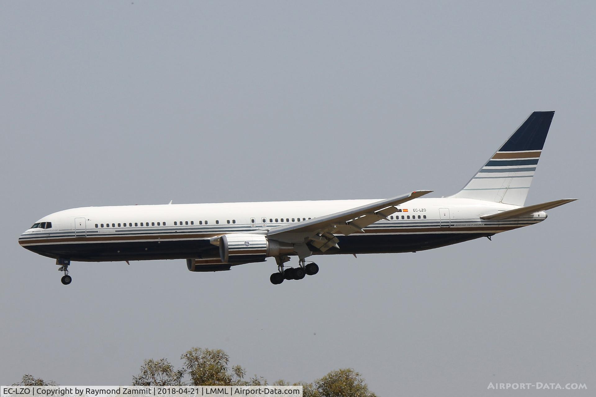 EC-LZO, 1995 Boeing 767-35D/ER C/N 27902, B767 EC-LZO Privilege Air