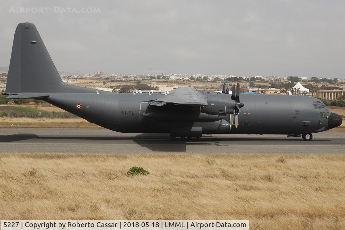 5227, Lockheed C-130H Hercules C/N 382-5227, Runway 05