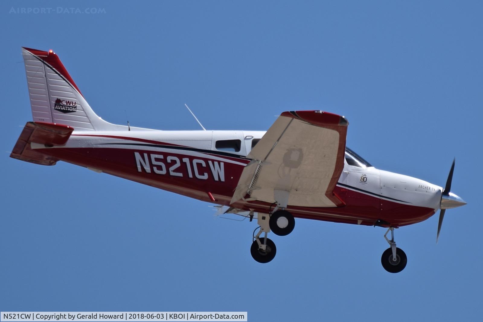 N521CW, 2017 Piper PA-28-181 C/N 2843922, Landing RWY 10R.