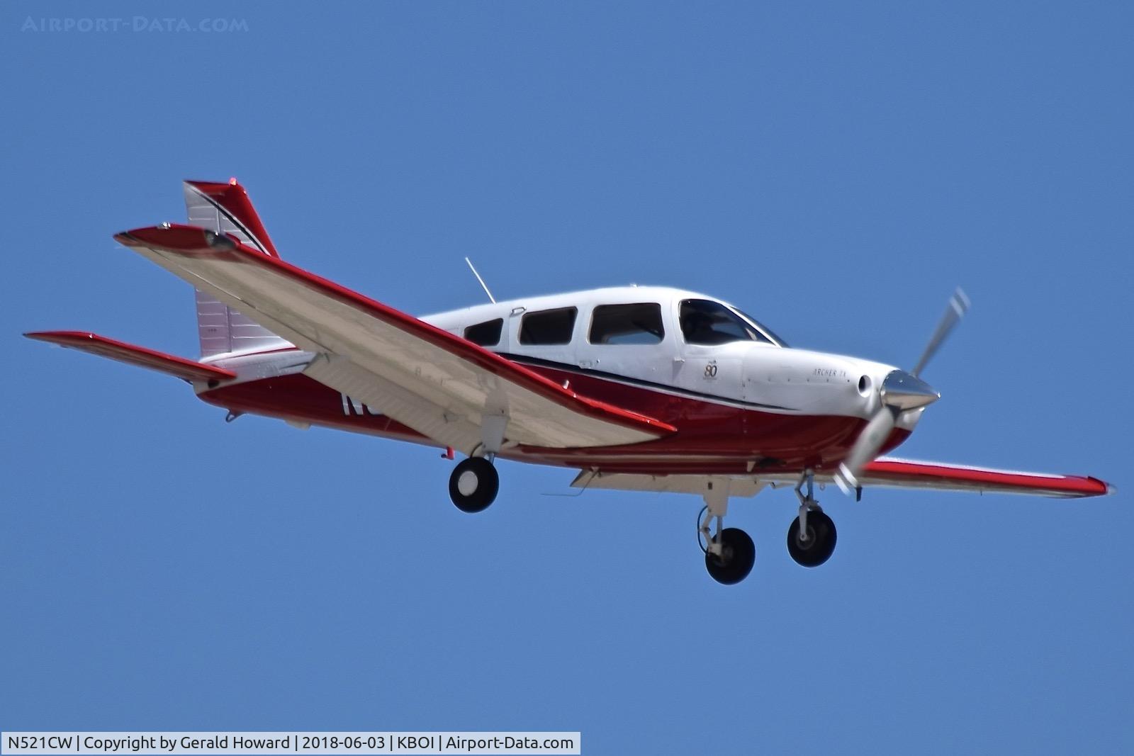 N521CW, 2017 Piper PA-28-181 C/N 2843922, On approach to RWY 10R.
