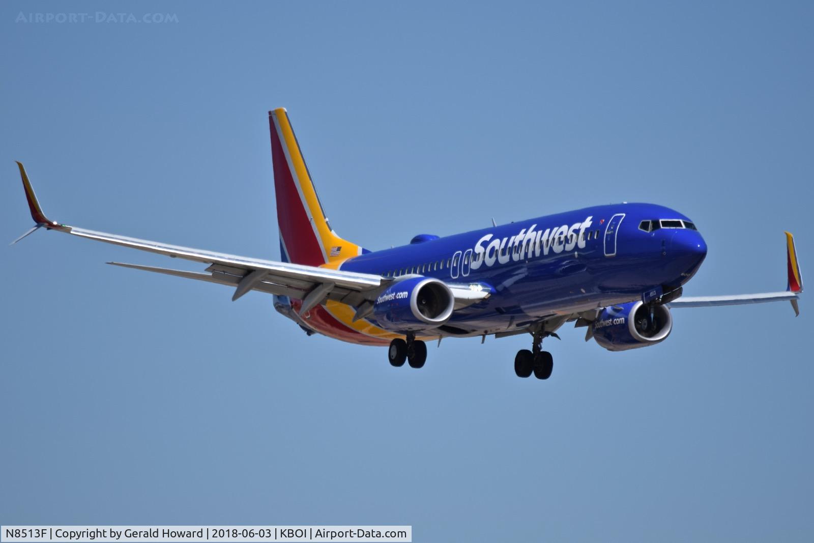N8513F, 2016 Boeing 737-8H4 C/N 36976, On approach to RWY 10R.