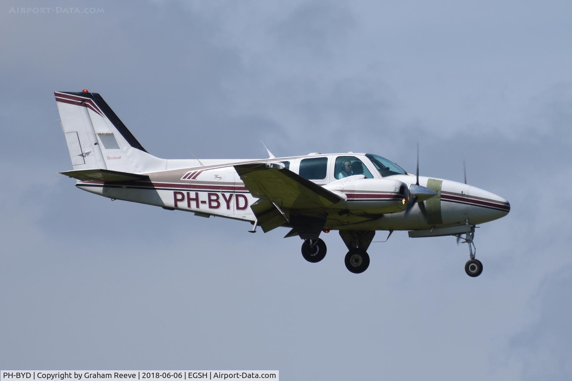 PH-BYD, 1997 Raytheon Aircraft Company 58 C/N TH-1836, Landing at Norwich.