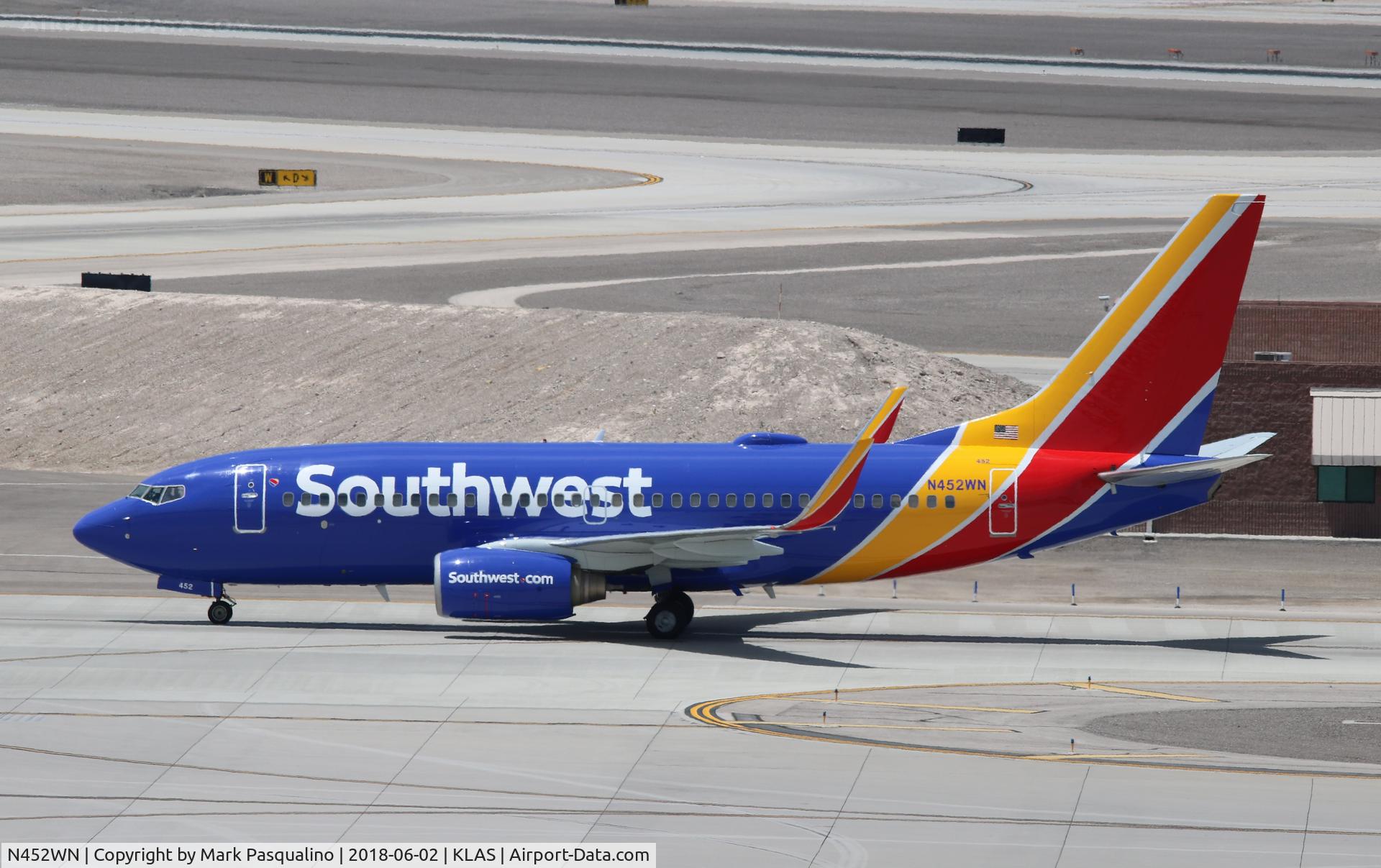 N452WN, 2004 Boeing 737-7H4 C/N 29846, Boeing 737-700