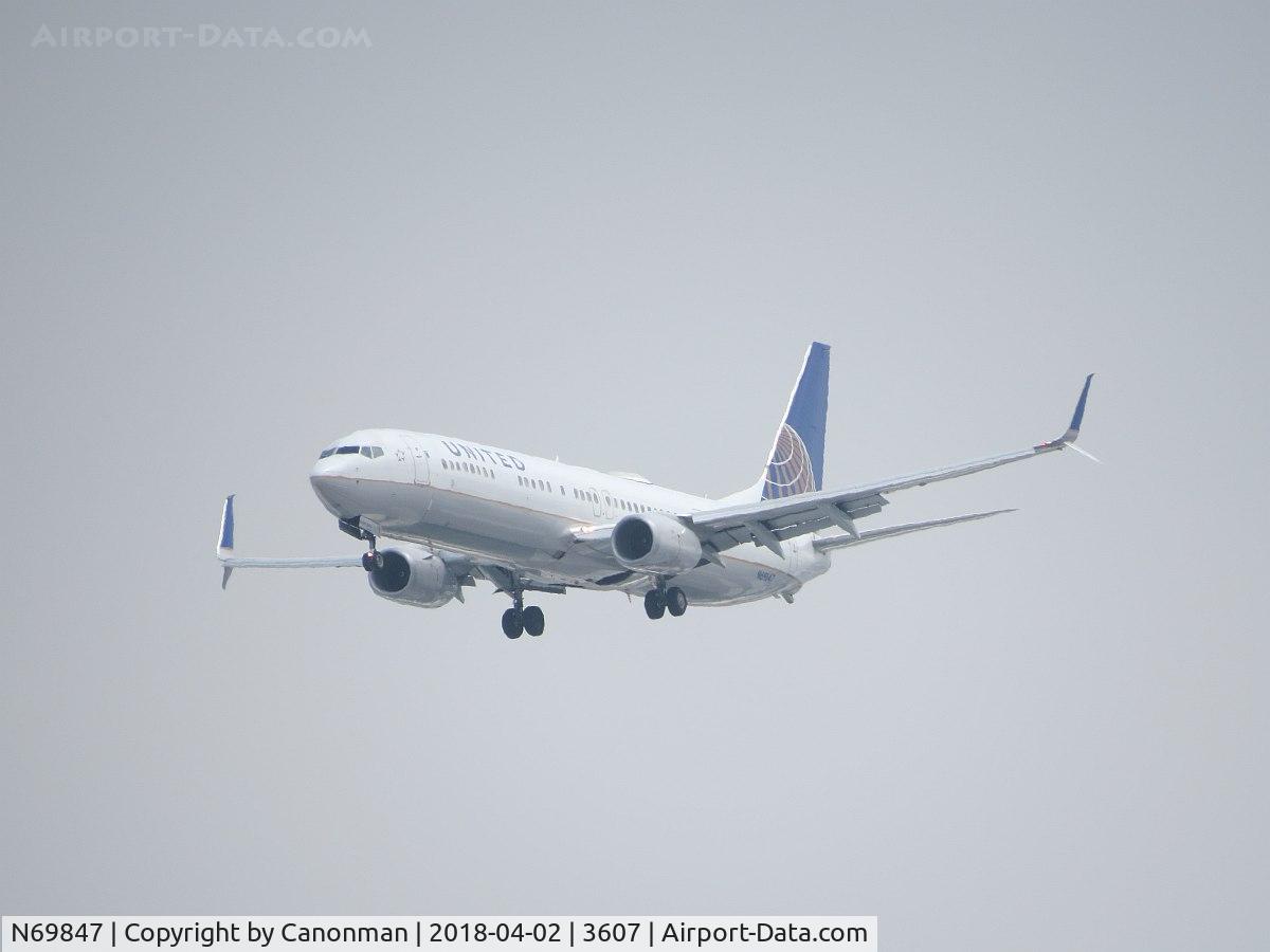 N69847, 2015 Boeing 737-924/ER C/N 42187, Landing