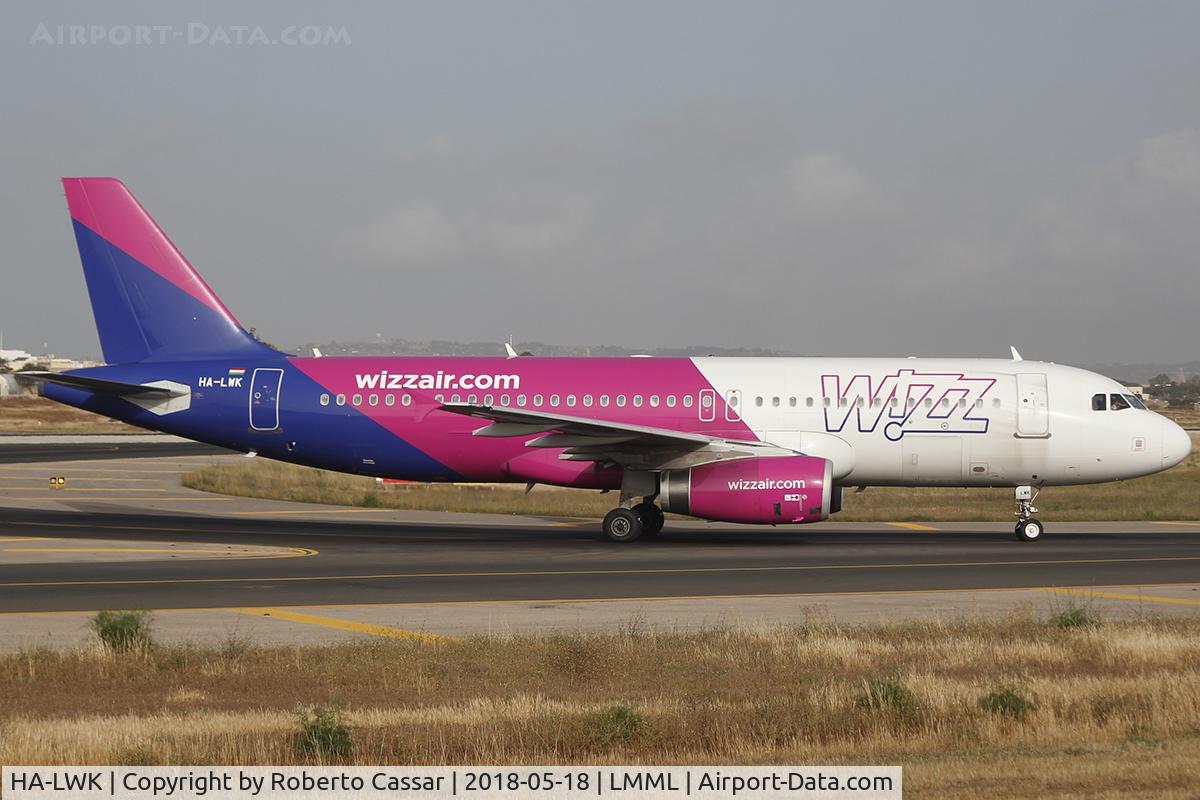 HA-LWK, 2011 Airbus A320-232 C/N 4716, Delta Intersection.