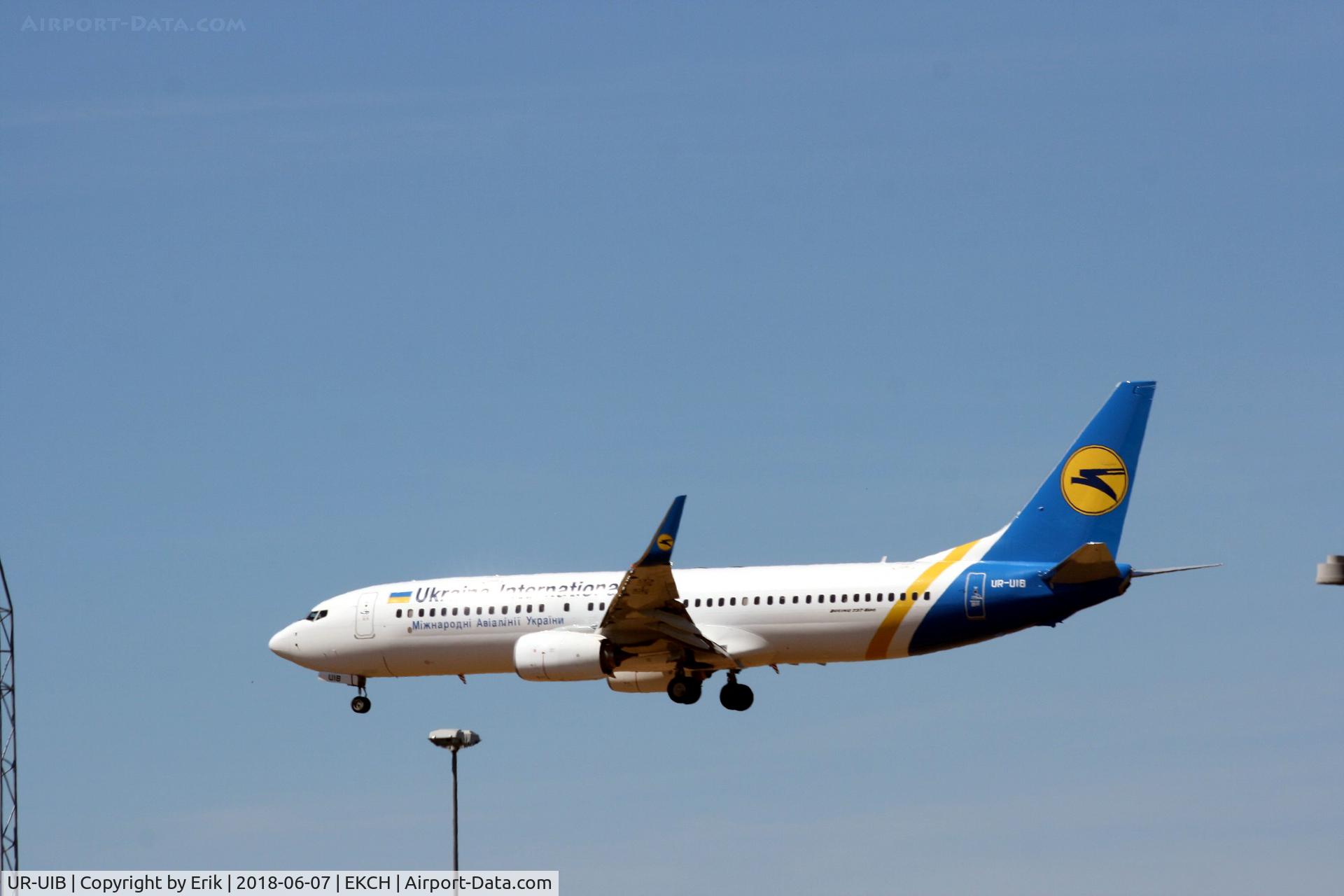 UR-UIB, 2018 Boeing 737-8KV C/N 60175, UR-UIB landing rw 22L