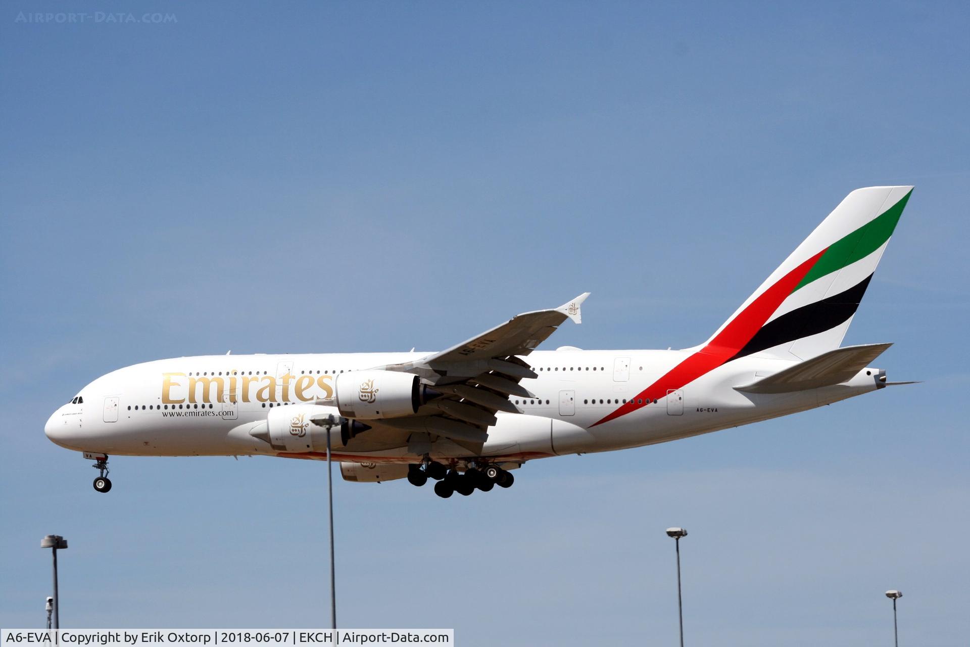 A6-EVA, 2018 Airbus A380-842 C/N 167, A6-EVA landing rw 22L