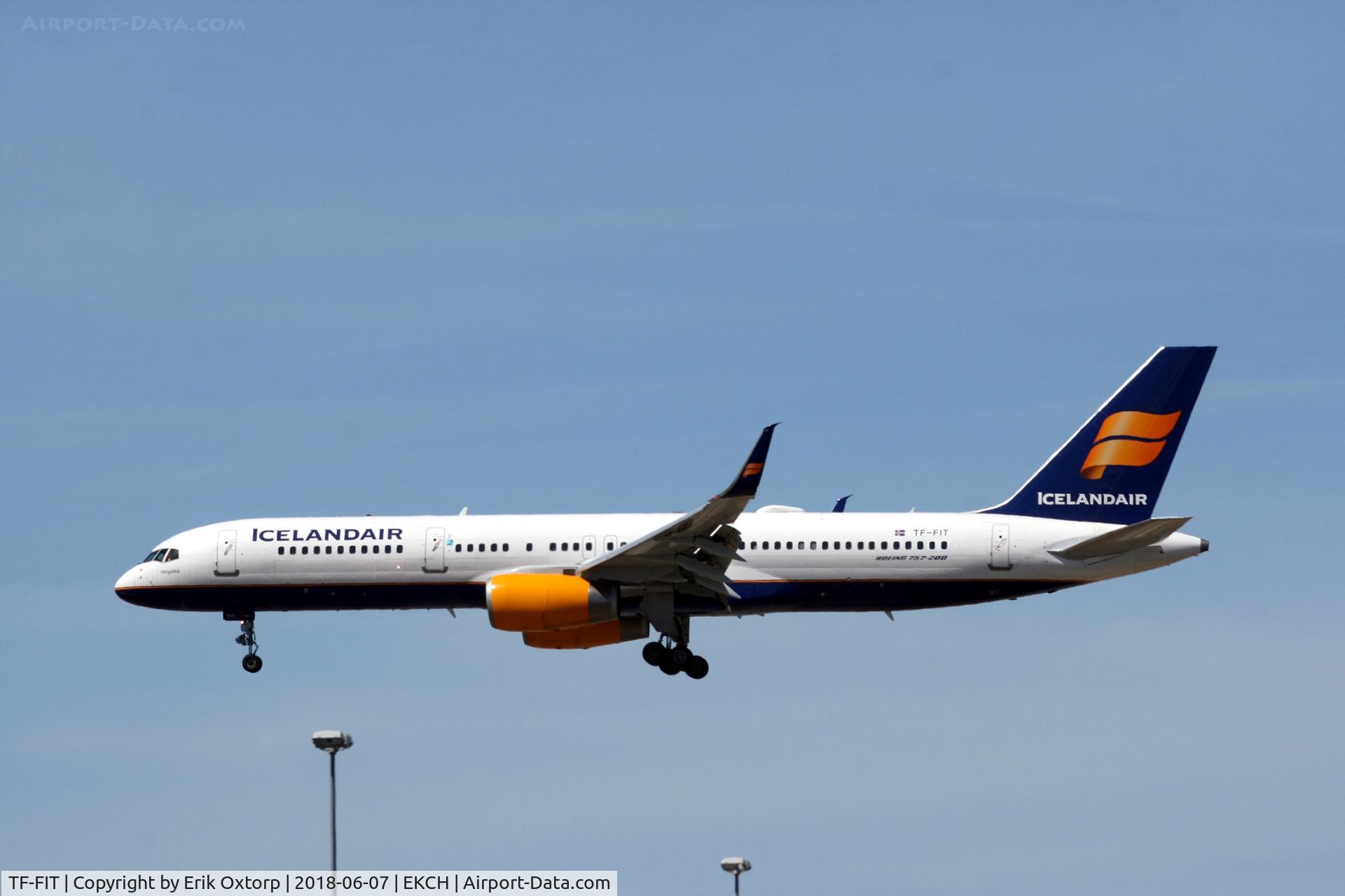 TF-FIT, 1994 Boeing 757-256 C/N 26244, TF-FIT landing rw 22L