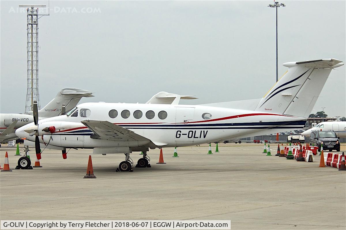 G-OLIV, 2003 Raytheon B200 King Air C/N BB-1835, At London Luton
