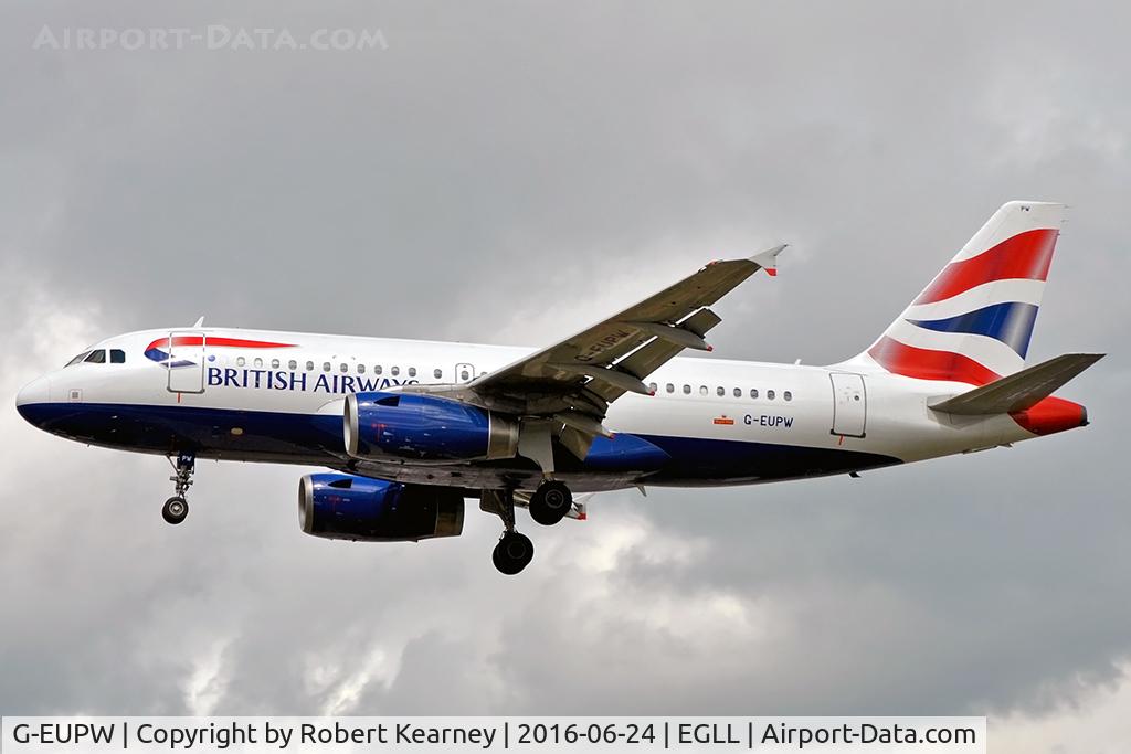 G-EUPW, 2001 Airbus A319-131 C/N 1440, On short final