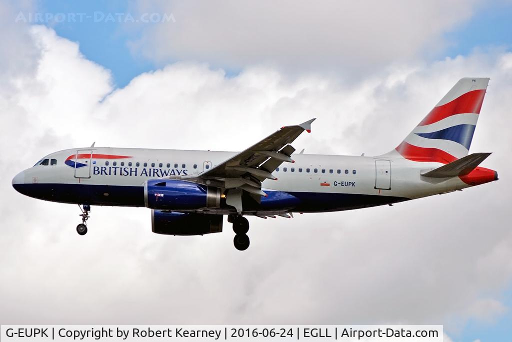 G-EUPK, 2000 Airbus A319-131 C/N 1236, On short final