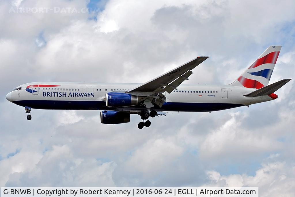 G-BNWB, 1989 Boeing 767-336 C/N 24334, On short final