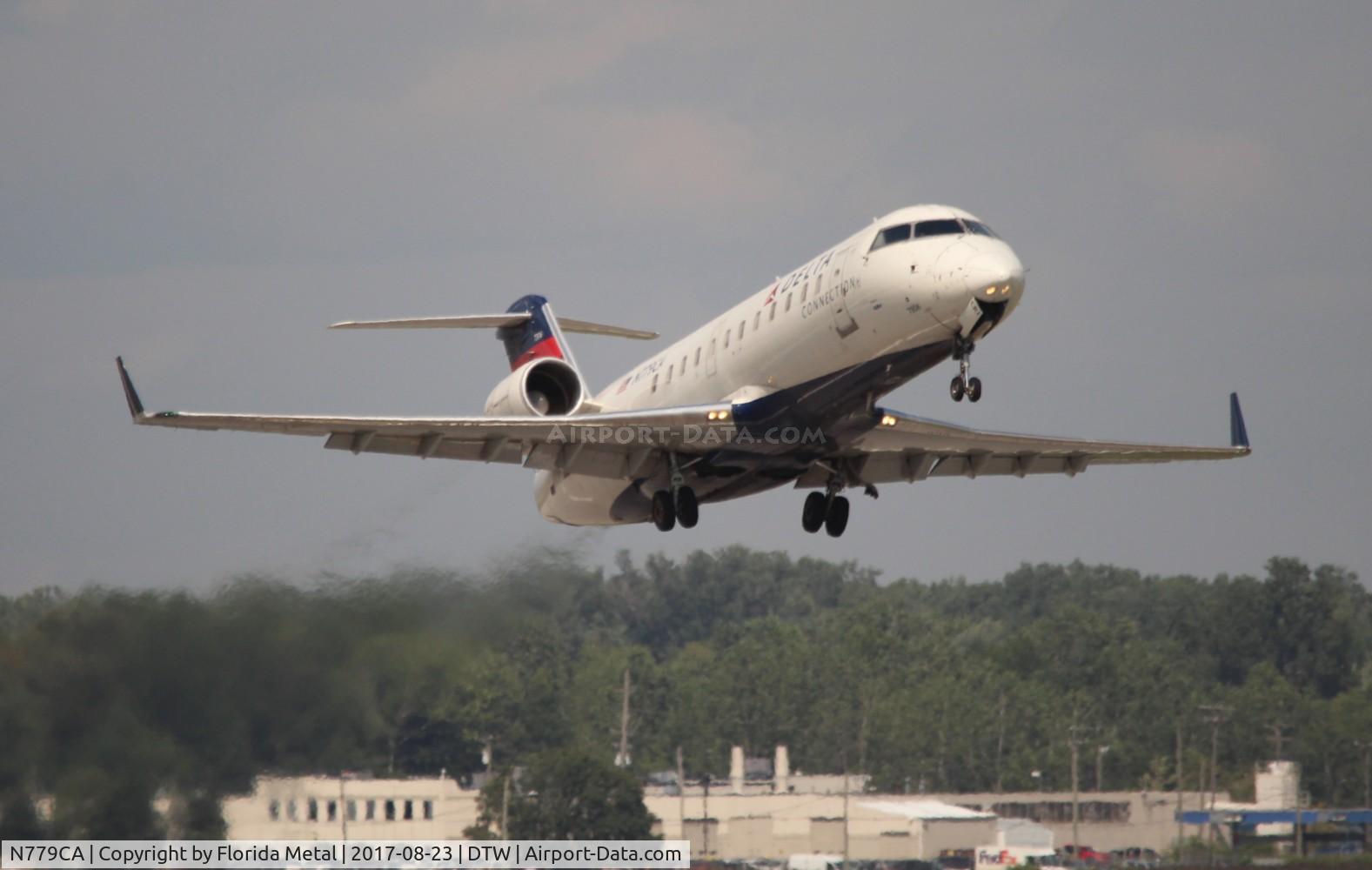 N779CA, 1999 Bombardier CRJ-100ER (CL-600-2B19) C/N 7306, Delta Connection