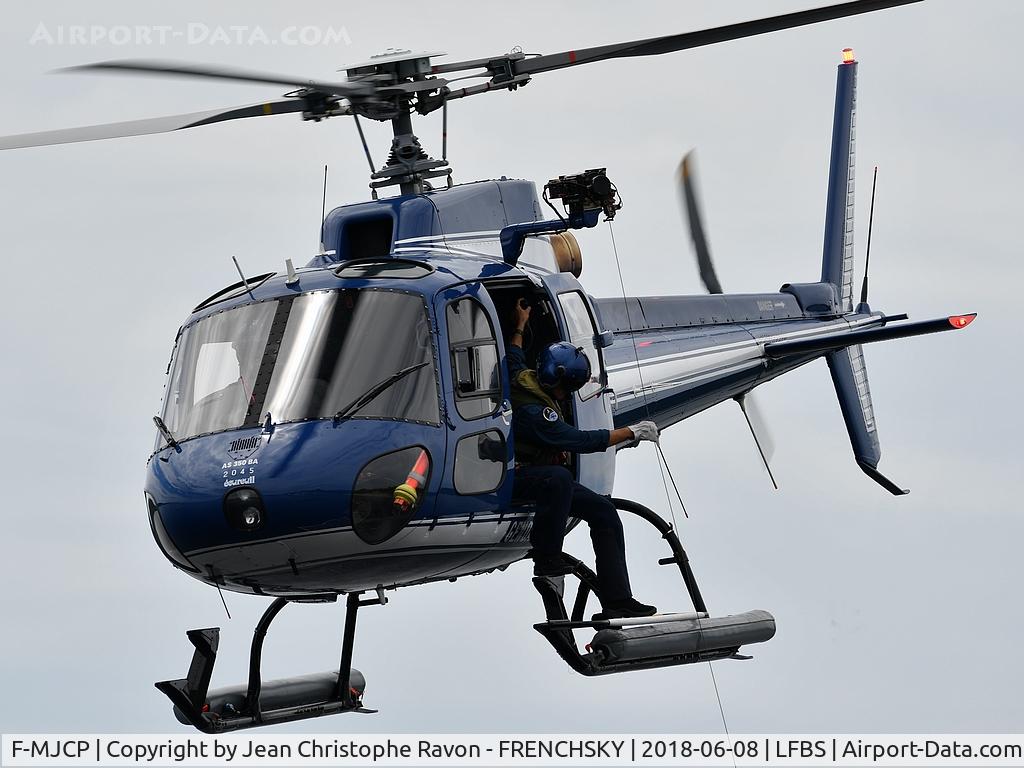 F-MJCP, Aerospatiale AS-350B Ecureuil C/N 2045, FRENCH GEDARMERIE (training for Biscarrosse show 2018)
