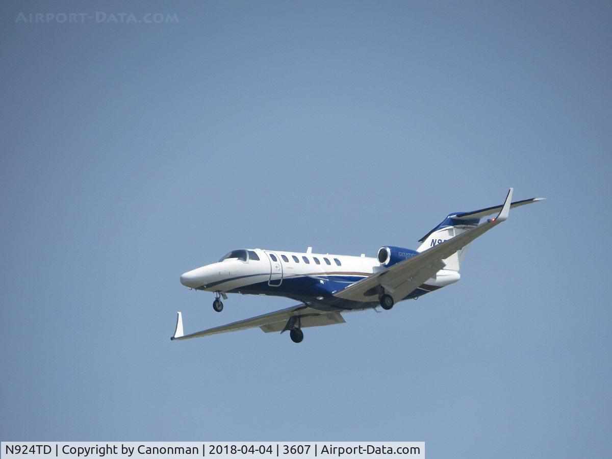 N924TD, 2011 Cessna 525B CitationJet CJ3 C/N 525B-0371, Landing