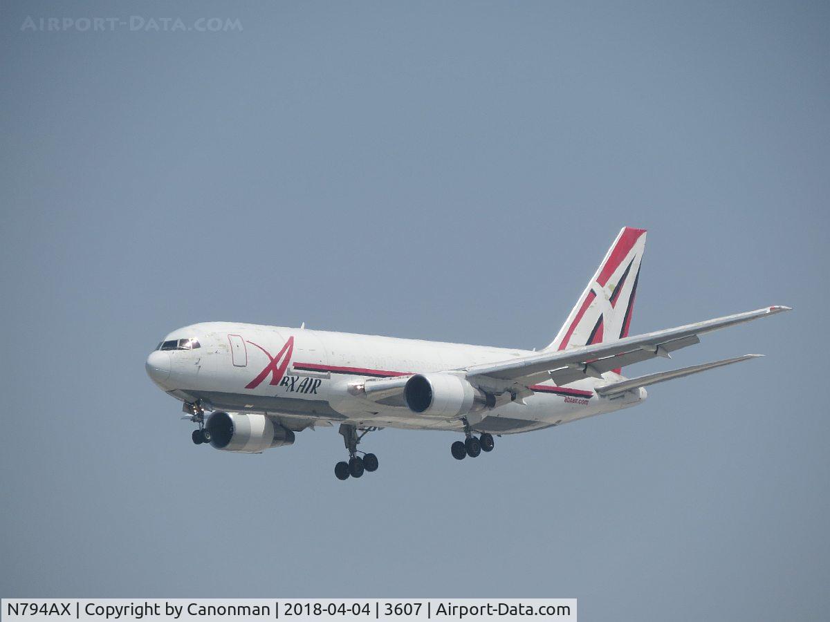 N794AX, 1986 Boeing 767-281 C/N 23144, Landing