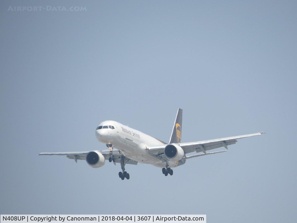 N408UP, 1988 Boeing 757-24APF C/N 23730, Landing