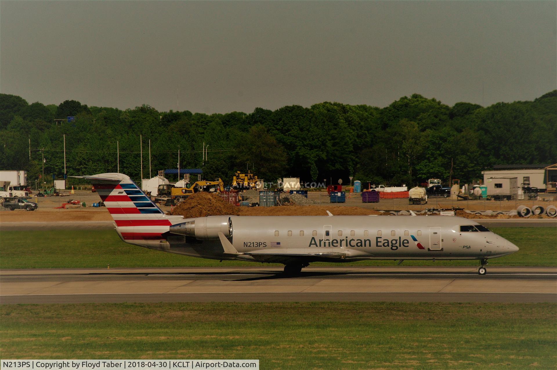 N213PS, 2003 Bombardier CRJ-200ER (CL-600-2B19) C/N 7879, Getting ready for departure