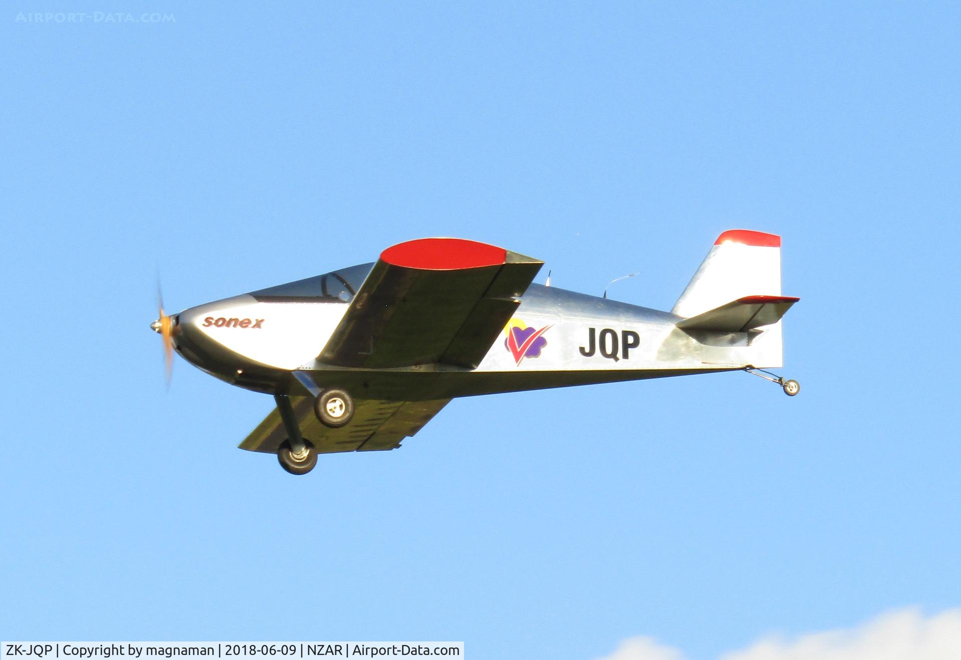 ZK-JQP, Sonex Sonex C/N 0689, landing in winter sun