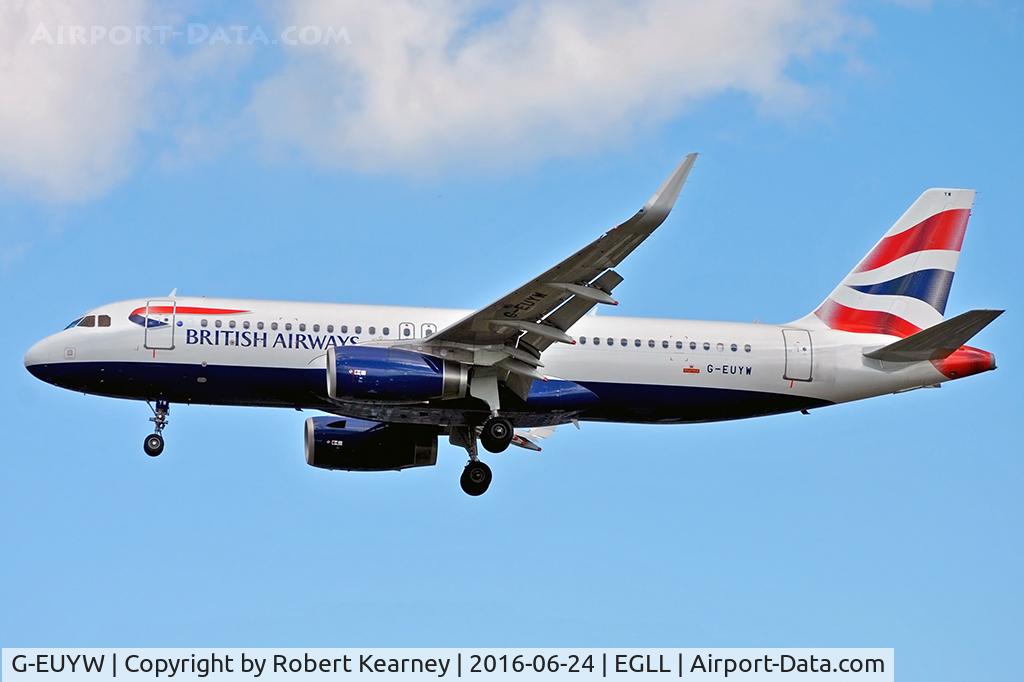 G-EUYW, 2014 Airbus A320-232 C/N 6129, On short final