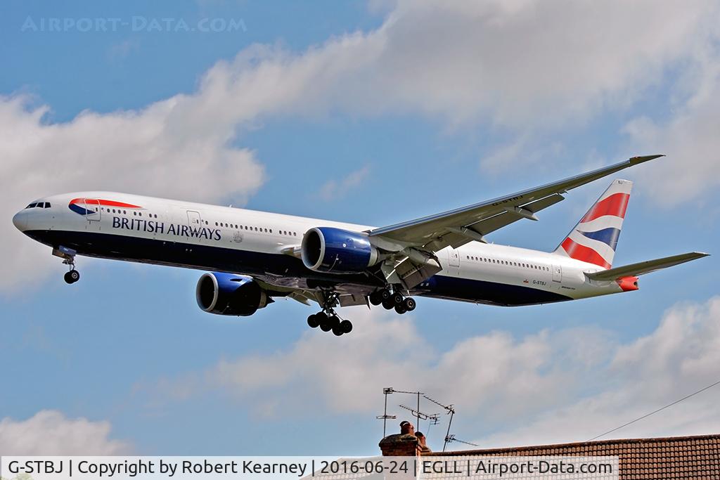 G-STBJ, 2014 Boeing 777-336/ER C/N 43703, On short final
