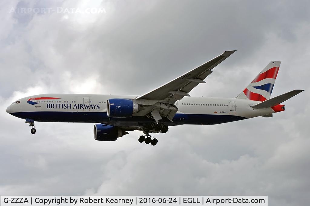 G-ZZZA, 1995 Boeing 777-236 C/N 27105, On short final