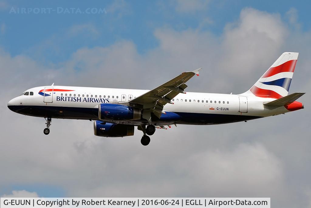 G-EUUN, 2003 Airbus A320-232 C/N 1910, On short final