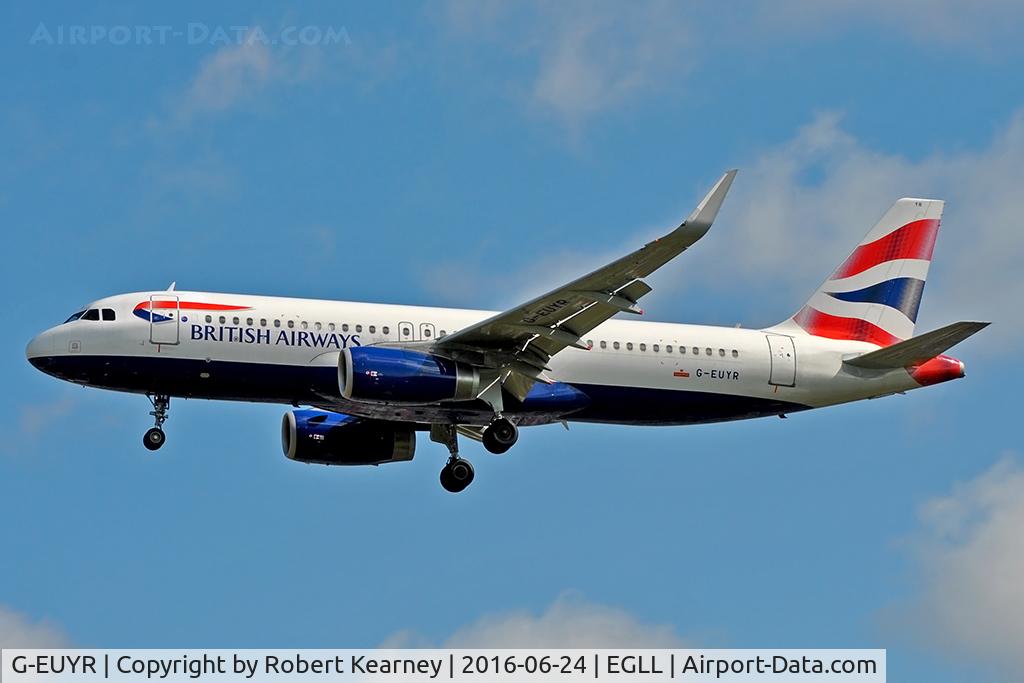 G-EUYR, 2013 Airbus A320-232 C/N 5856, On short final
