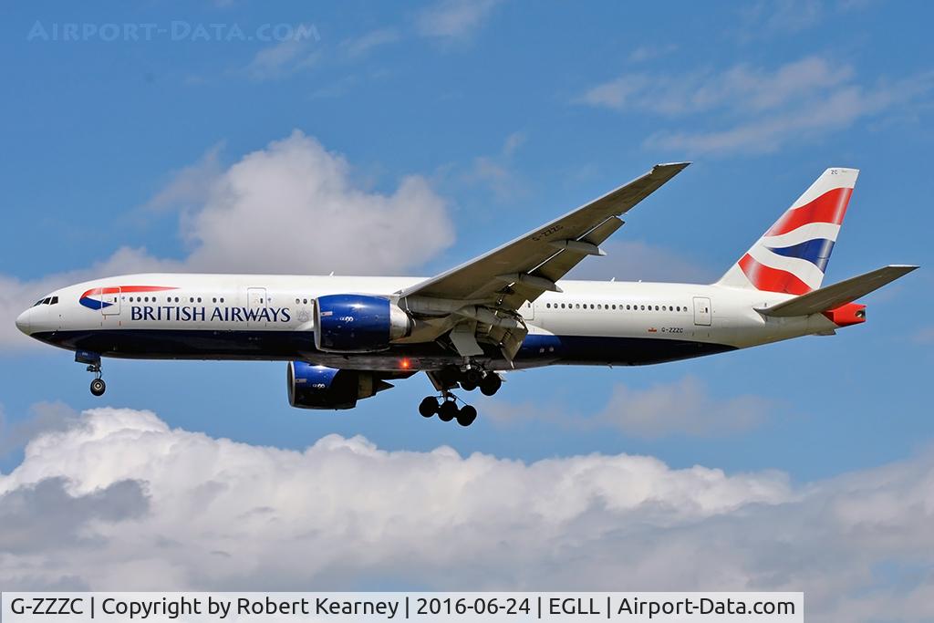 G-ZZZC, 1995 Boeing 777-236 C/N 27107, On short final